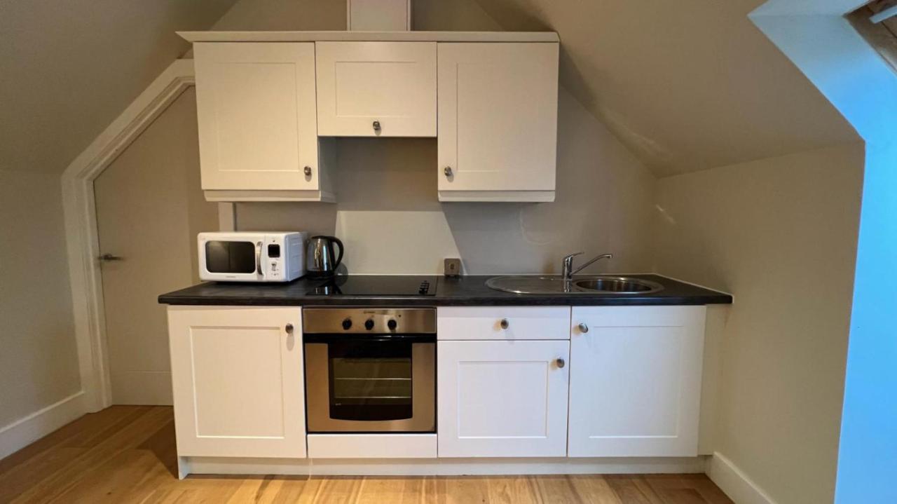 New 1bd Contemporary Flat Upper * Dunblane